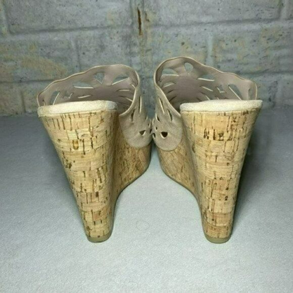 NWOB MSRP $98 Charles By Charles David April Cutout Wedge Sandal - Picture 8 of 9